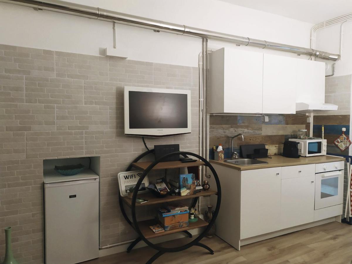 Laura's Apartment